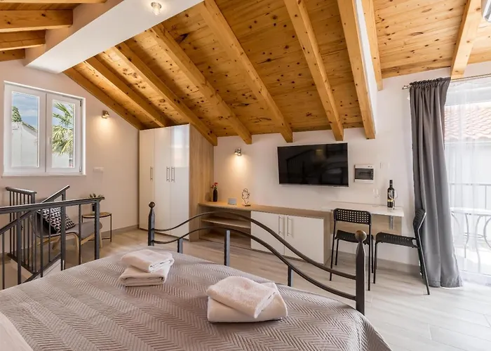 Luxury Apartments A&A-Old Town